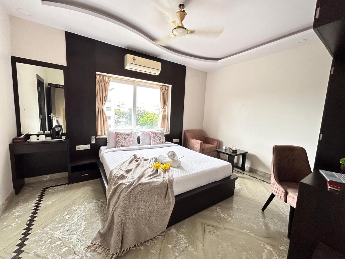 Bluo Lake View Newtown - Boutique Hotel Calcutta Exteriör bild